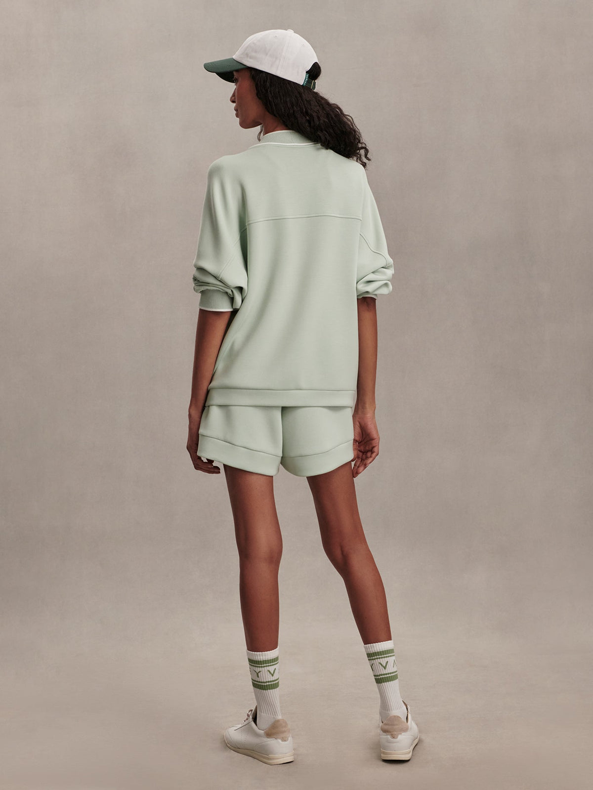Barnes High Rise Short 4.5 | Varley New