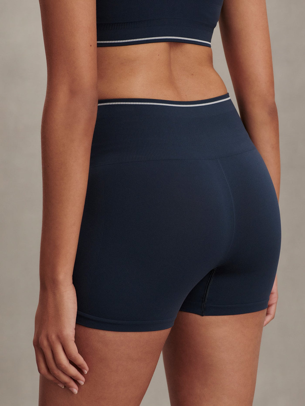 Chihiro Seamless Shorts 4" | Varley Latest