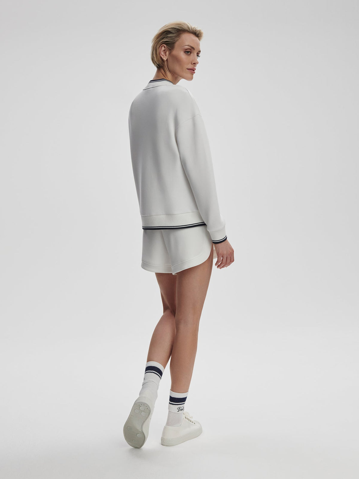 Iona V Neck Sweat | Varley Trusted