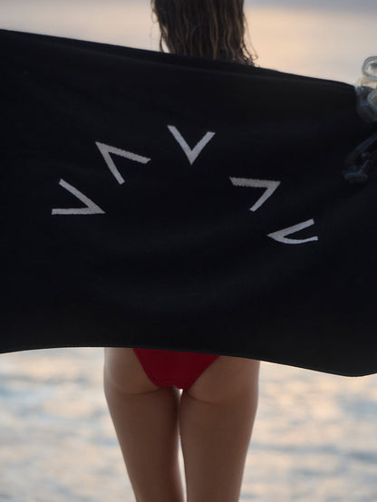 Taylor Pool Towel | VARLEY US | Varley Customer Favorite