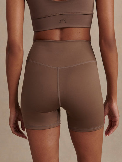Assure High Rise Short 5 | Varley New