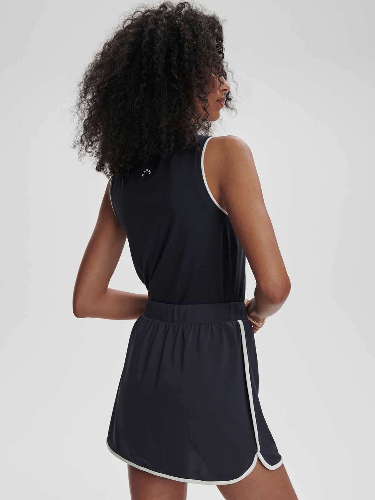 Archer Mid Rise Skort 13.5 | Varley Quality