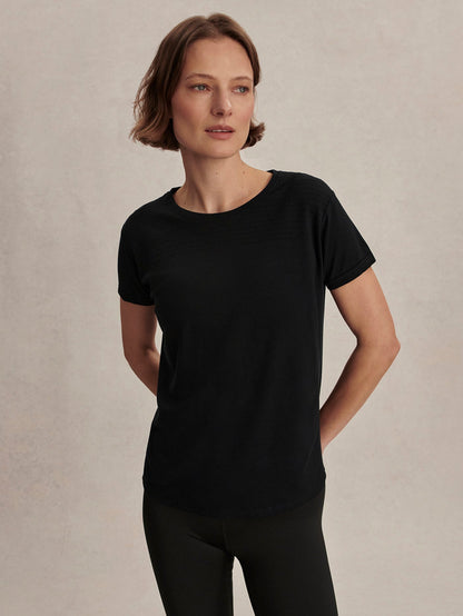 Saskia Seamless Longline Tee | Varley Customer Favorite