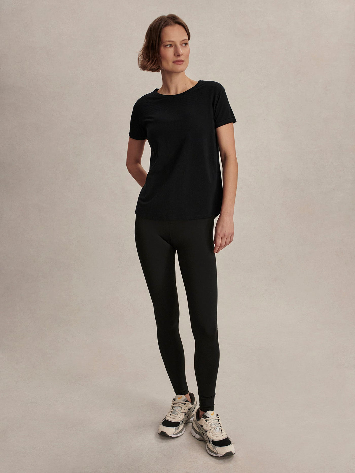 Saskia Seamless Longline Tee | Varley Customer Favorite