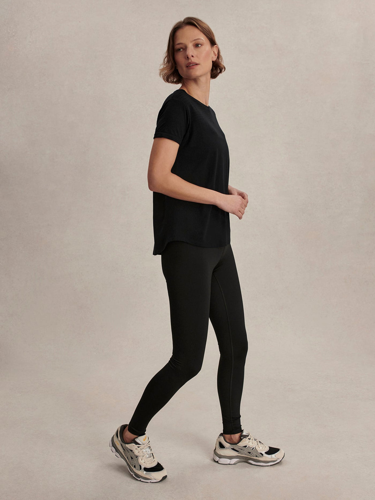 Saskia Seamless Longline Tee | Varley Customer Favorite