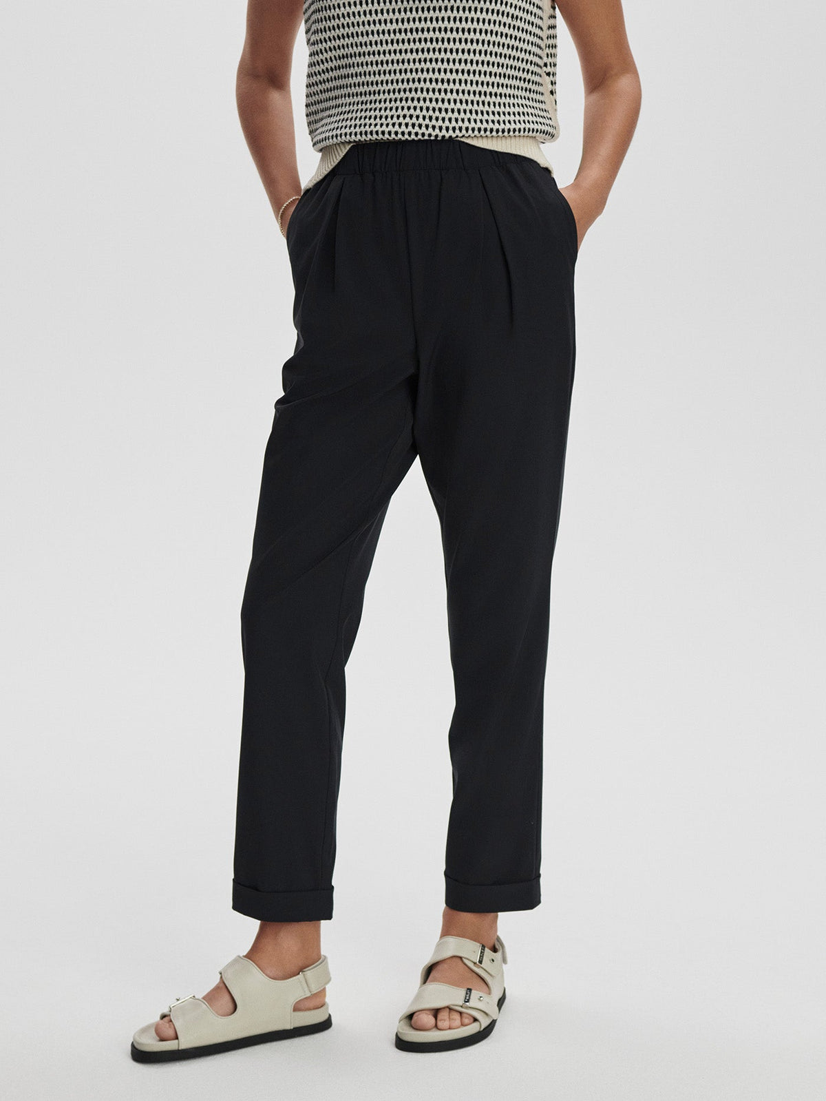 Alana Slim Tapered Cuff Pant 27 | Varley Smart Buy