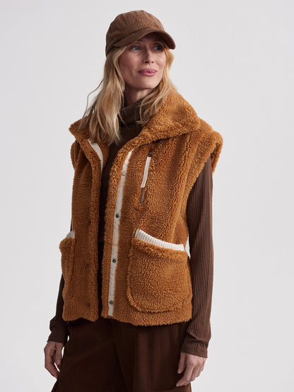 Balter Relaxed Sherpa Gilet | Varley Top Pick